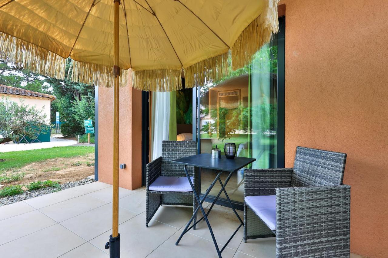 Logis Hotel & Spa Dejeunez Sous L'Arbre Rousset  Eksteriør bilde