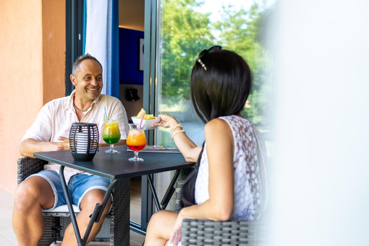 Logis Hotel & Spa Dejeunez Sous L'Arbre Rousset  Eksteriør bilde