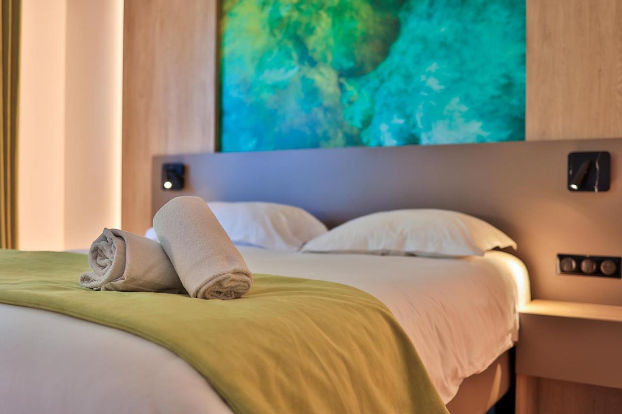 Logis Hotel & Spa Dejeunez Sous L'Arbre Rousset  Eksteriør bilde